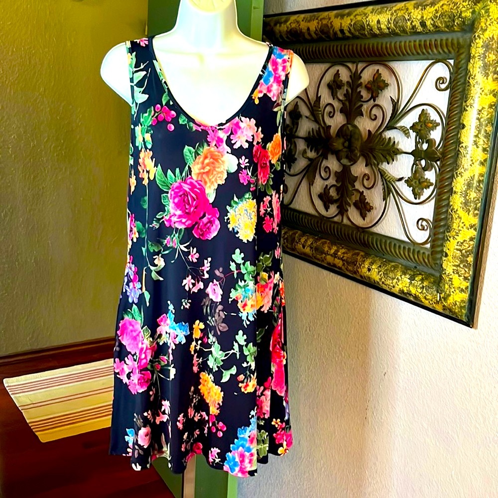 Soo Pretty Heimish USA. Black Floral multicolor tank dress Sz S💙